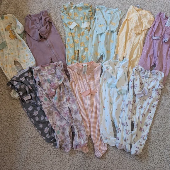 27 Piece Girl Newborn And 0-3 Month Sleeper Clothing Bundle Swipe To See All - Picture 3 of 3